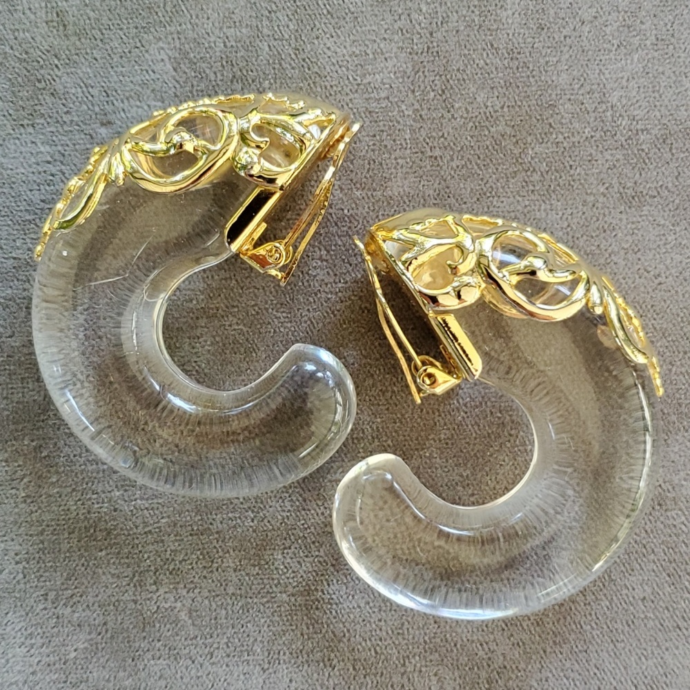 Inna Cytrine LUCITE and GOLD Filigree Big Vintage